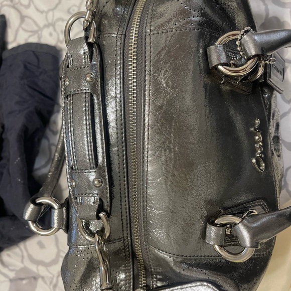 Coach purse  and matching wrislet used like new without tags no defects - Picture 7 of 11